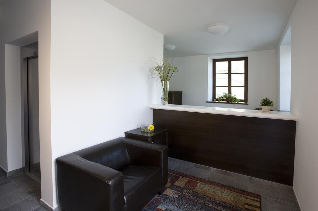 Hotel Salety Valtice Bagian luar foto